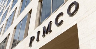 外盘头条：制药行业恐遭特朗普关税冲击 富国银行称特斯拉或再跌50% 奔驰考虑在美停售入门级车型