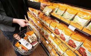 如何理解名人消费与财经的关联？名人消费习惯对消费理财有何启示？