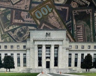 外盘头条：特朗普称其喜欢“百万富翁税”的想法 美国消费者信心大幅下滑 经济学家下调今明两年美国经济预期