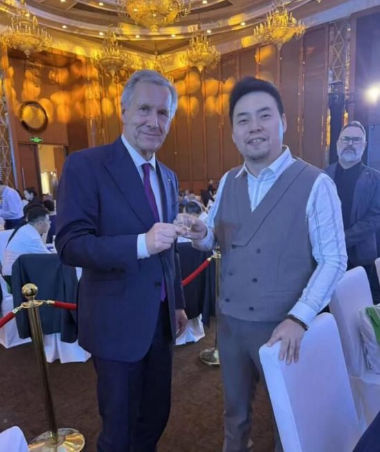 灵溪实战派创始人张秦华:让成长之火照亮品牌未来 第6张 灵溪实战派创始人张秦华:让成长之火照亮品牌未来 第6张