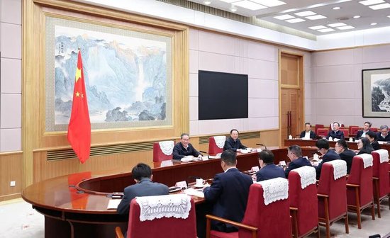 总理召开座谈会,8人发言,包括一位“90后” 第1张 总理召开座谈会,8人发言,包括一位“90后” 第1张